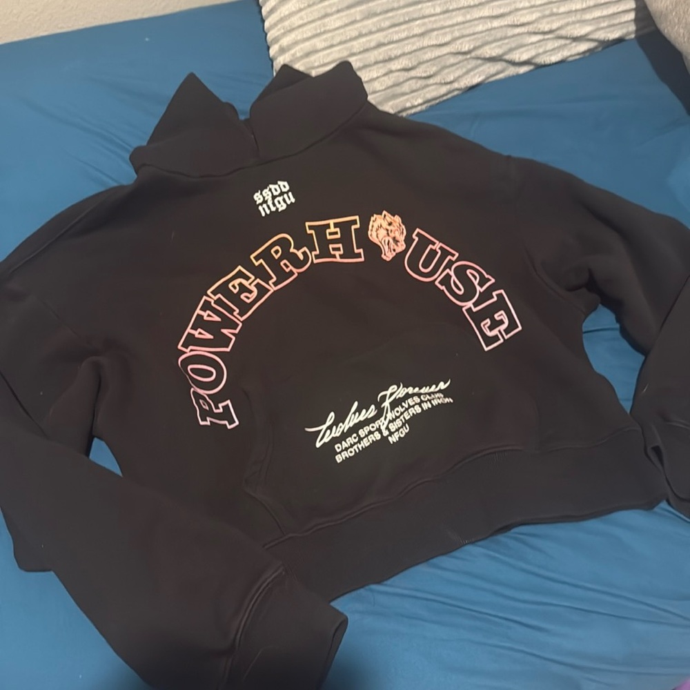 Darc Sport Wolves Limited edition cropped hoodie size Médium